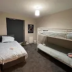 アパート Airport Entire House
