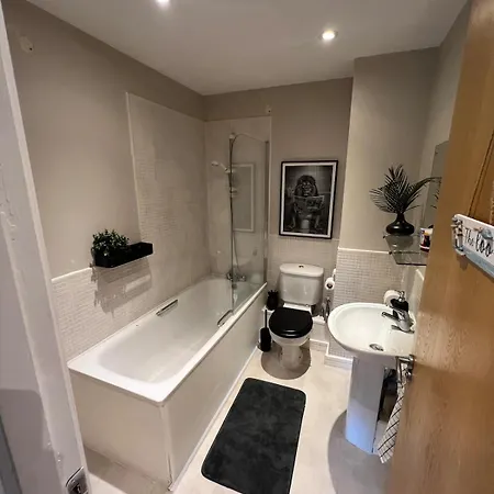 Airport Entire House Apartamento *