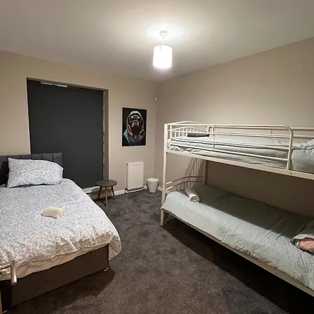 Apartman Airport Entire House