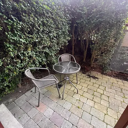 Apartman Airport Entire House *