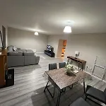 Apartamento Airport Entire House *